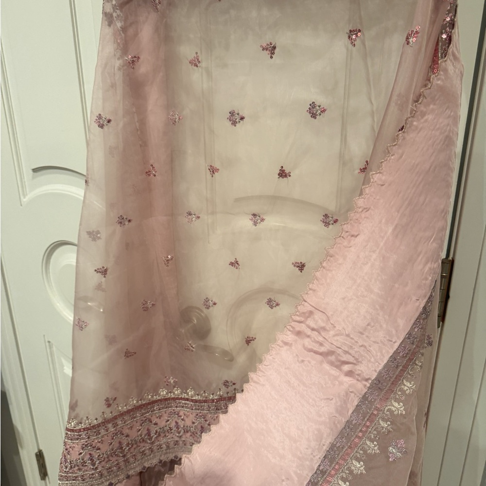 Lilac Long Sleeve Pakistani designer Gown NWT - Picture 9 of 11